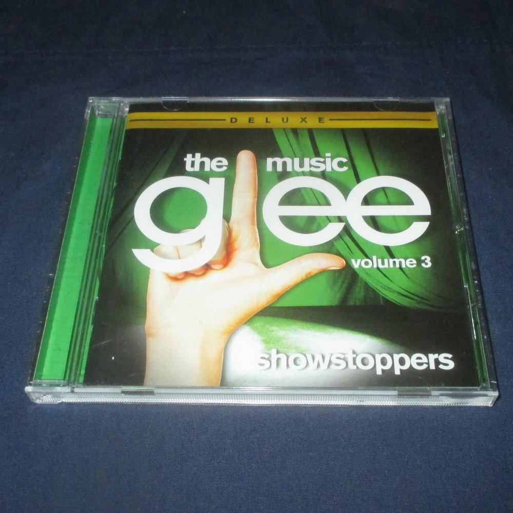 Glee: The Music, Volume 3 Showstoppers (Deluxe) by Glee Cast (CD, 2010)